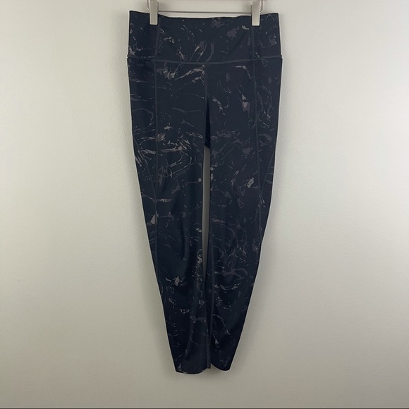 ATHLETA Black Marble Velocity Stash Pocket 7/8 Leggings - Picture 2 of 14
